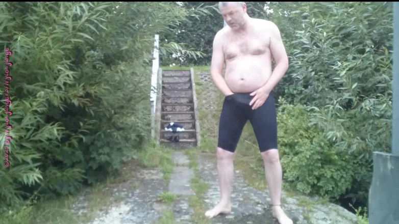 Carmen_Nylonjunge: Le Speedo, troncs de natation en plein air 2