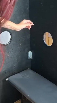 Femme Salope Suce Et Baise Des Inconnus Doués Dans Le Gloryhole