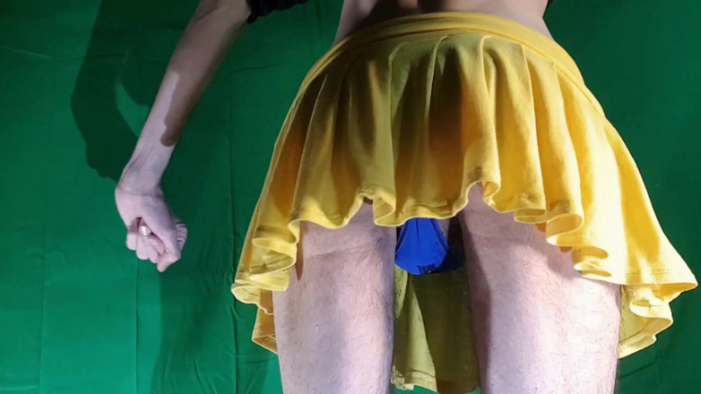 HeIsSooThin: Blue Mesh prova il perizoma