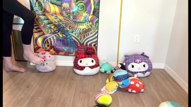 Peppermint Giantess: Plushie Stomp - Koleksi mainan bersaiz 16 kaki disumbat