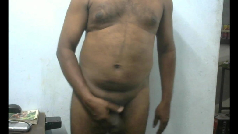 Tamil x cock: Горячий зрелый мужчина играет с обнаженным членом
