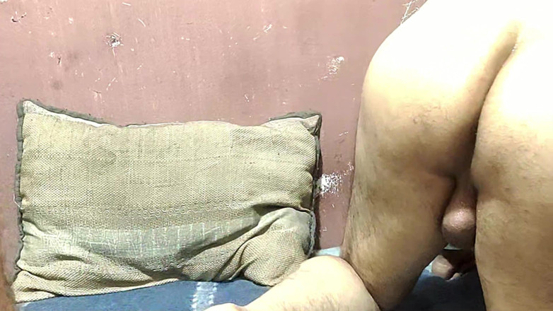 Aminaarab: Seks gay Arab ngentot pantat temanku yang lurus