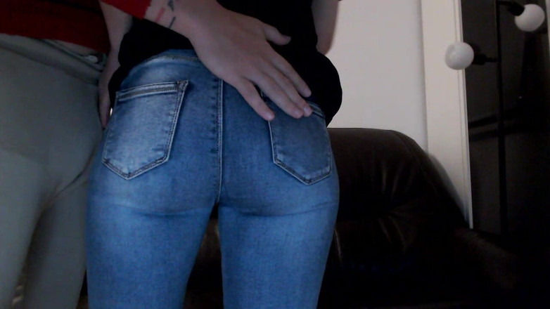 MagicStas: Teman wanita dalam seluar jeans biru dan seluar dalam hitam...