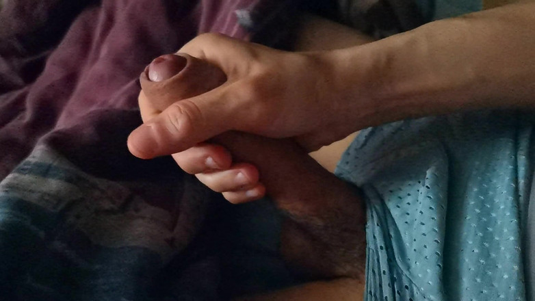 SEXY_GUYBEST: Masturbation douce et torride au coin du feu de nuit