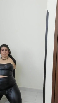 mast milf(chodne laayak mammi)