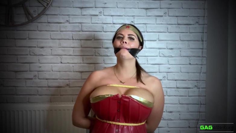 Gag Attack: Terri - बंधन में WW