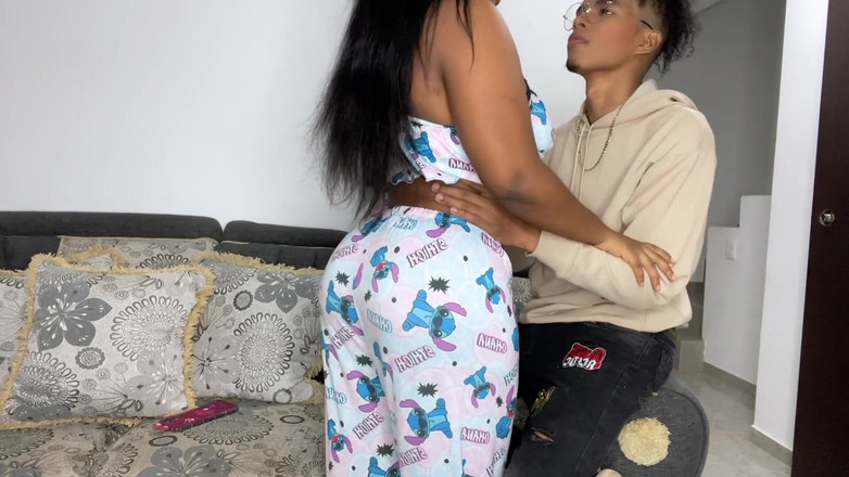 AndreaAndJean: La vicina tradisce il suo ragazzo ha la schiena e...