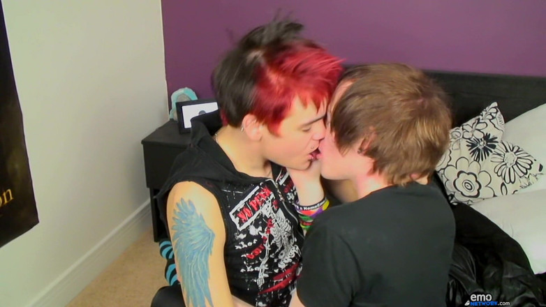 Homo Emo: Hung Emo Drake Uses Sean as a Cock Toy