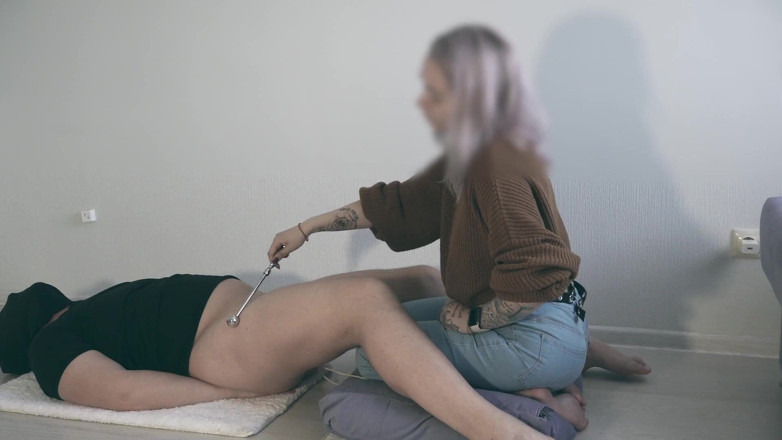 Amateur_fetish: cbt 1 | Balls squeeze and punching