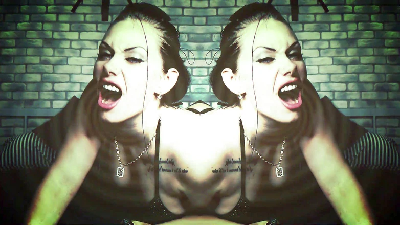 Goddess Misha Goldy: 25 marcos, aturdimiento, mente follada! Botella completa y tu tarjeta...