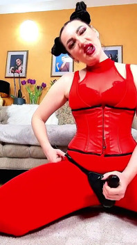 Strapon Kult Femdom POV