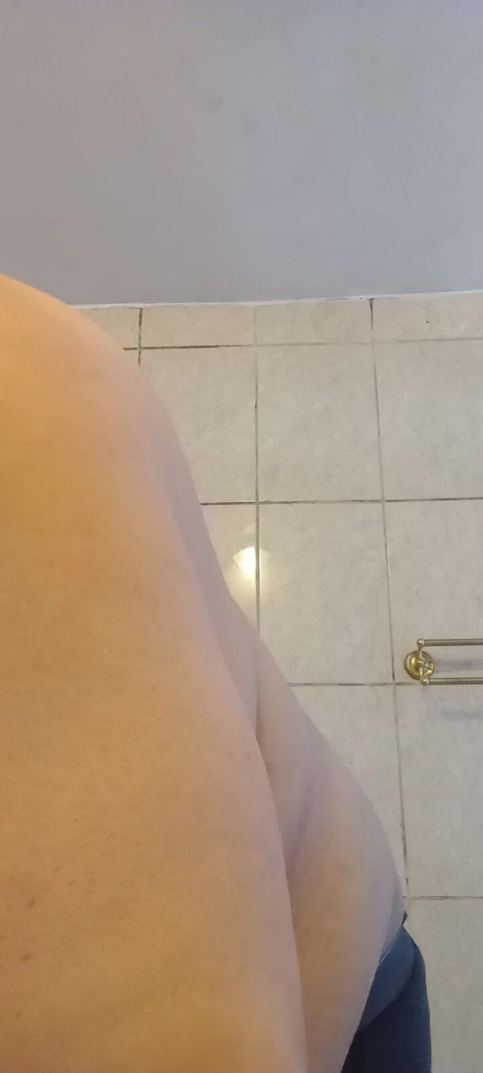 Chubbytits16: Мені потрібен чоловік, щоб забрати мою невинність