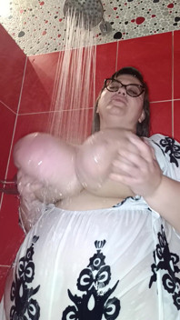 Join Me Ina Shower