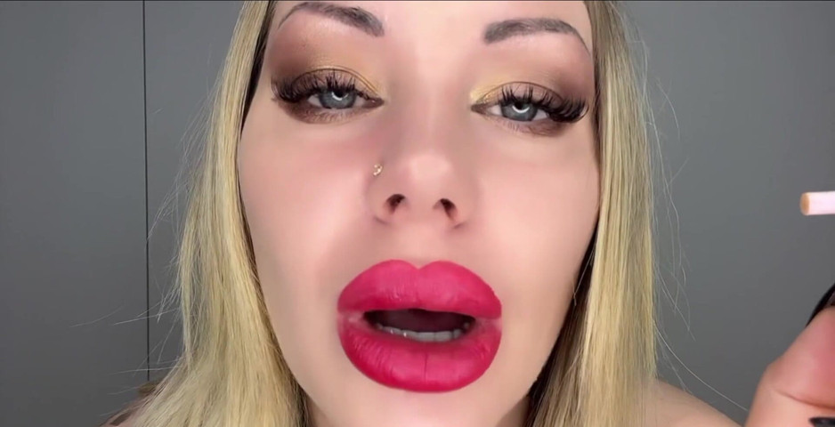 I Am Going to Drain Your Wallet Hard with My Smoking Red Lips! 2 (Goddess Misha Goldy)