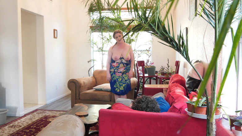 Erin Electra: 배다른 아들의 섹스를 도와주는 새엄마