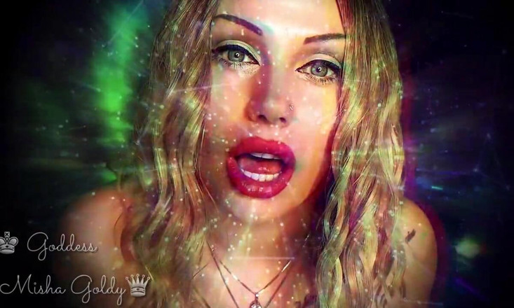 Goddess Misha Goldy: Orgasmes zijn veel intenser als je je op mijn ogen...