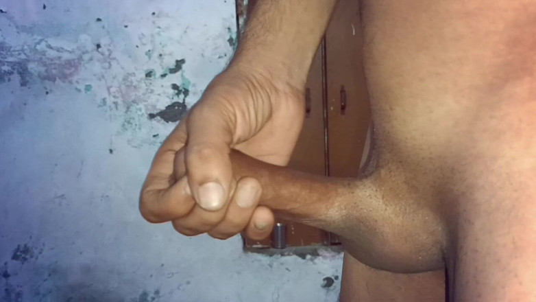 Luckky: Kdo bude sát můj tlustý a dlouhý penis?