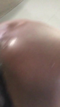 Enorme dildo diep kontneuken | hoek 5van7