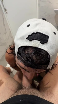 Anal Hancur Di Kamar Mandi Mall Oleh Kontol Raksasa!!