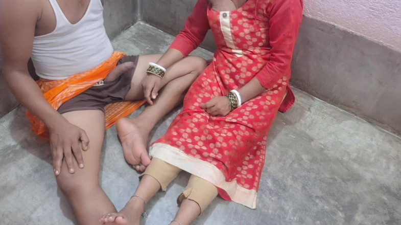 Sumaj: Desi India Desi buurvrouw stiefzus