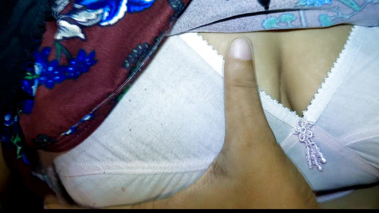 Ruhulbd: A Burqa-clad Girl From Saudi Arabia Comes to the House...