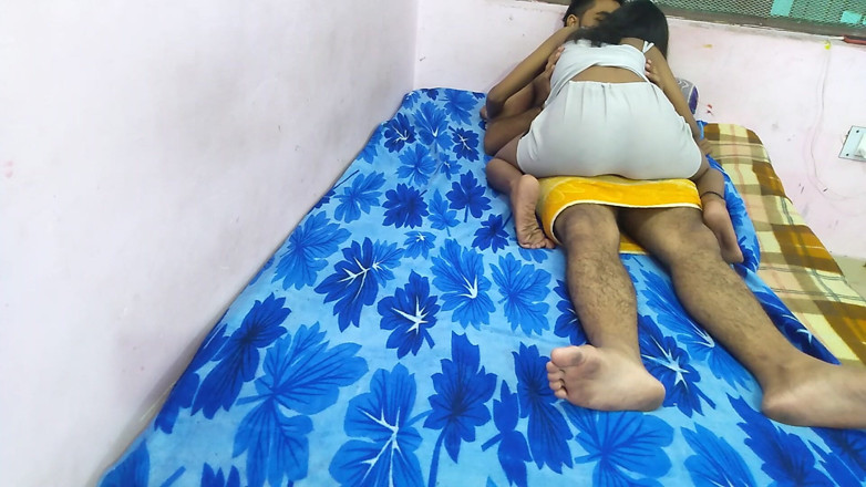 Indian college girls sex: Il romanticismo e il sesso segreto della giovane ragazza del...