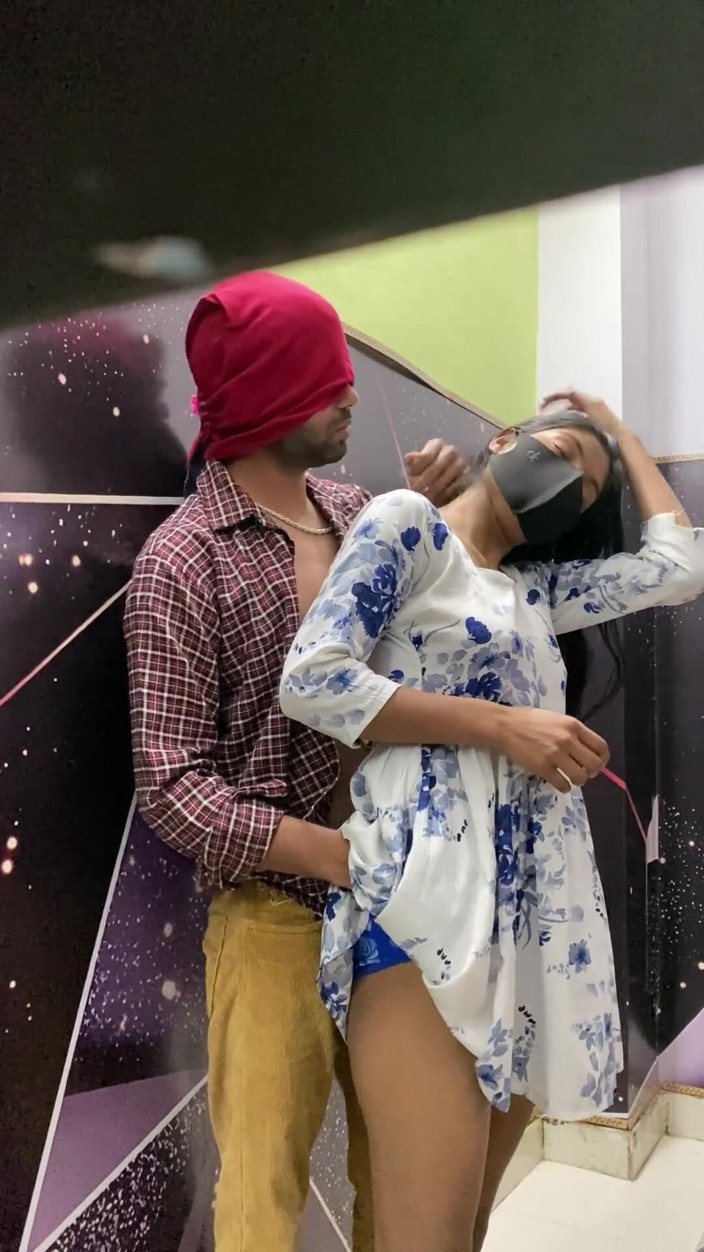 Bracing Safari 4: India caliente novia se encuentra en hotel con novio follando...
