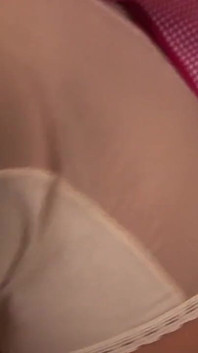 Pembantu dengan celana dalam garter lagi asik memeknya pakai stoking ketat