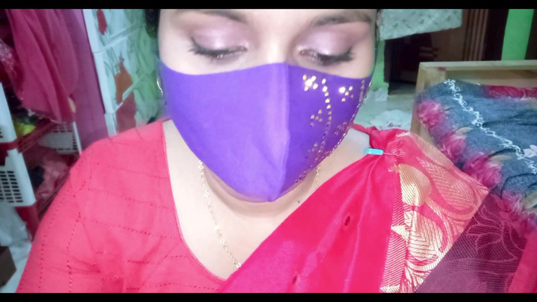 Angel Surovi Lata: mainne laal saari pahni apni bhaartiy ganv ki sauteli bahan...