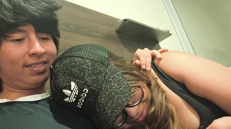 Moo DBOXXX: 我和单身妈妈一起在床上，她想要把我所有的乳汁都从我身上拿出来