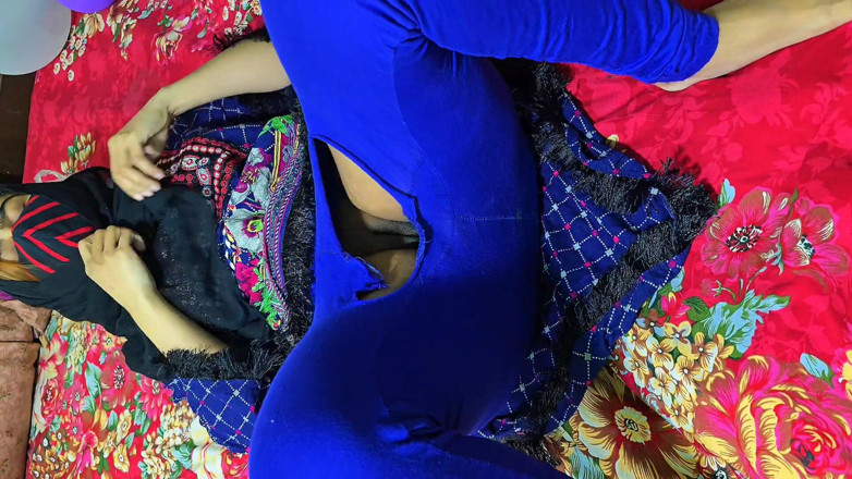 Sairaxsaim: Hidżab muzułmańska dziewczyna wraca do domu ponownie-spust w cipce