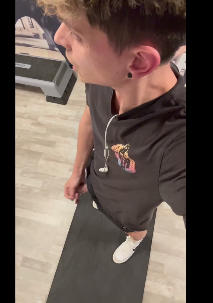 Peter Parker: Mi sono eccitato in palestra durante l'allenamento quindi ho deciso...