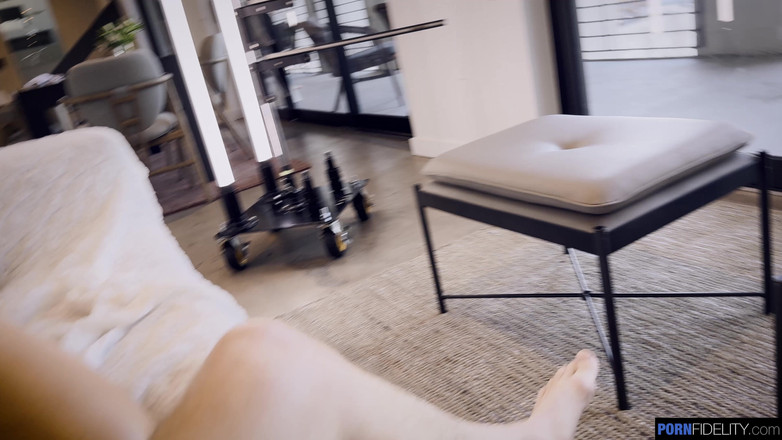 Pornfidelity: Pornfidelity - Lexi Sample dostane její kundičku udeřenou!