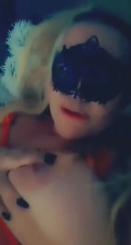 BBW-Cleopatra: Playing with my boobs closeup