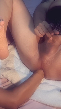 Orgasmo anale di un travestito