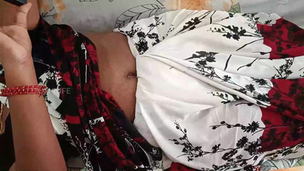 Luxmi Wife: Isteri dapat orgasme puncak yang mengalir dari pepek - 2