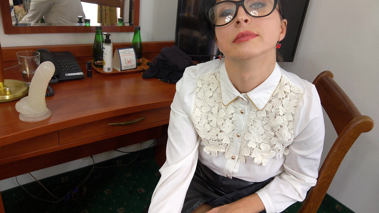 Wanilianna: Perverzní sekretářka a její brýle