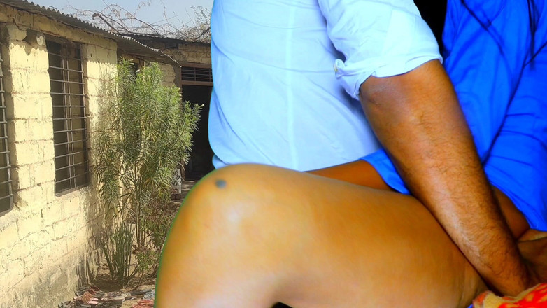 Rakul008: Sex im College-Boden. Outdor sex desi geil stehend ficken ein...