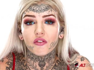 Alt Erotic: Bakom kulisserna intervju med tatuerade australiska bombnedslag Amber Luke