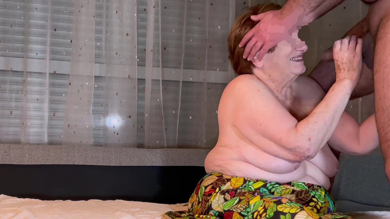 Livingcolors-vip: Onlypervs - porno cu bunicuțe amatoare: sesiune de înghițire de spermă cu...