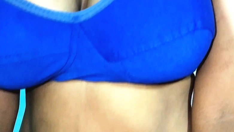 RKmasalafilms: India caliente de tetas lechosas cabalgando sobre joven