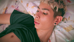 Magic C: Caliente flaca twink magic c pajeando su gran polla latina...