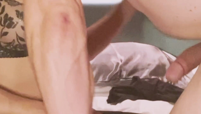 Temple of tease: Ashlynn Shea follada en luna de miel