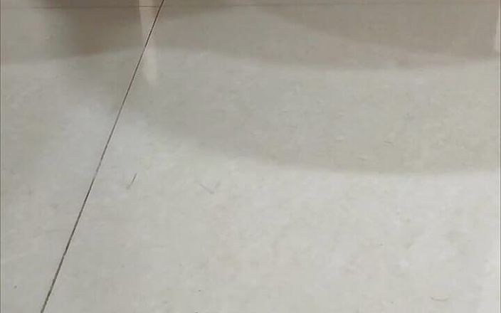 Mounish: Cabalgando en el piso