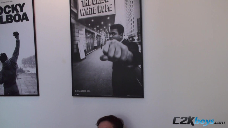 C2K Boys: Nicolae est heureux de se faire filmer en train de...