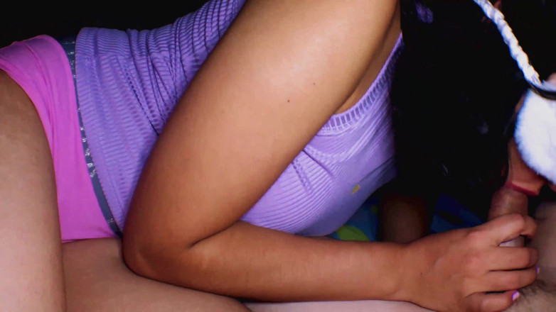 Ellie pink: Beleza gata latina traindo e chupando pau secretamente