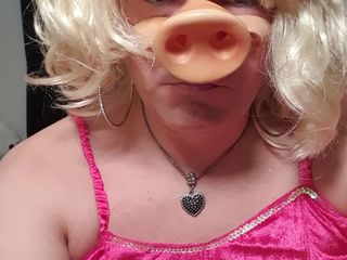 Horny Andrea: Señorita piggy boy