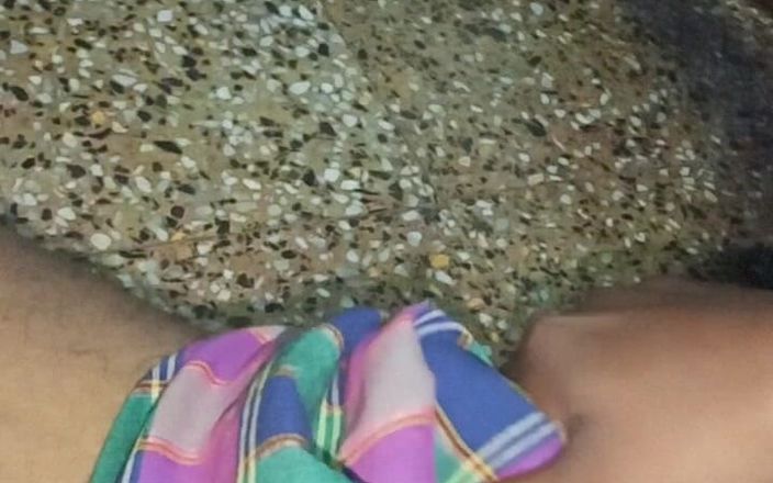 Sweet Indian cock: Bhabhi lutscht und leckt muschi beim ficken nach hause