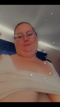 I love gaging on dick.