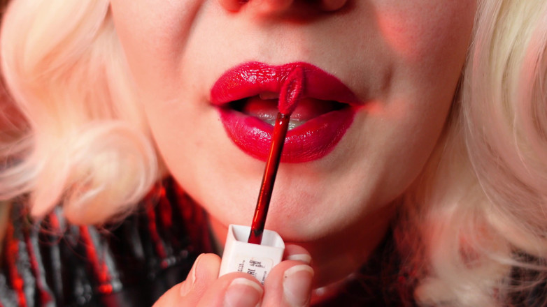 Arya Grander: ASMR video: rossetto caldo in processo Arya Grander